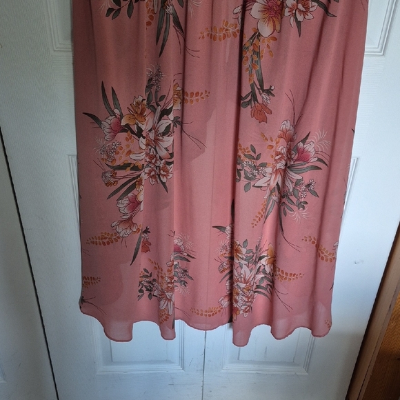 City Chic Blush Floral Maxi Dress Style DUSTER Absolutely, gorgeous. - Picture 6 of 7